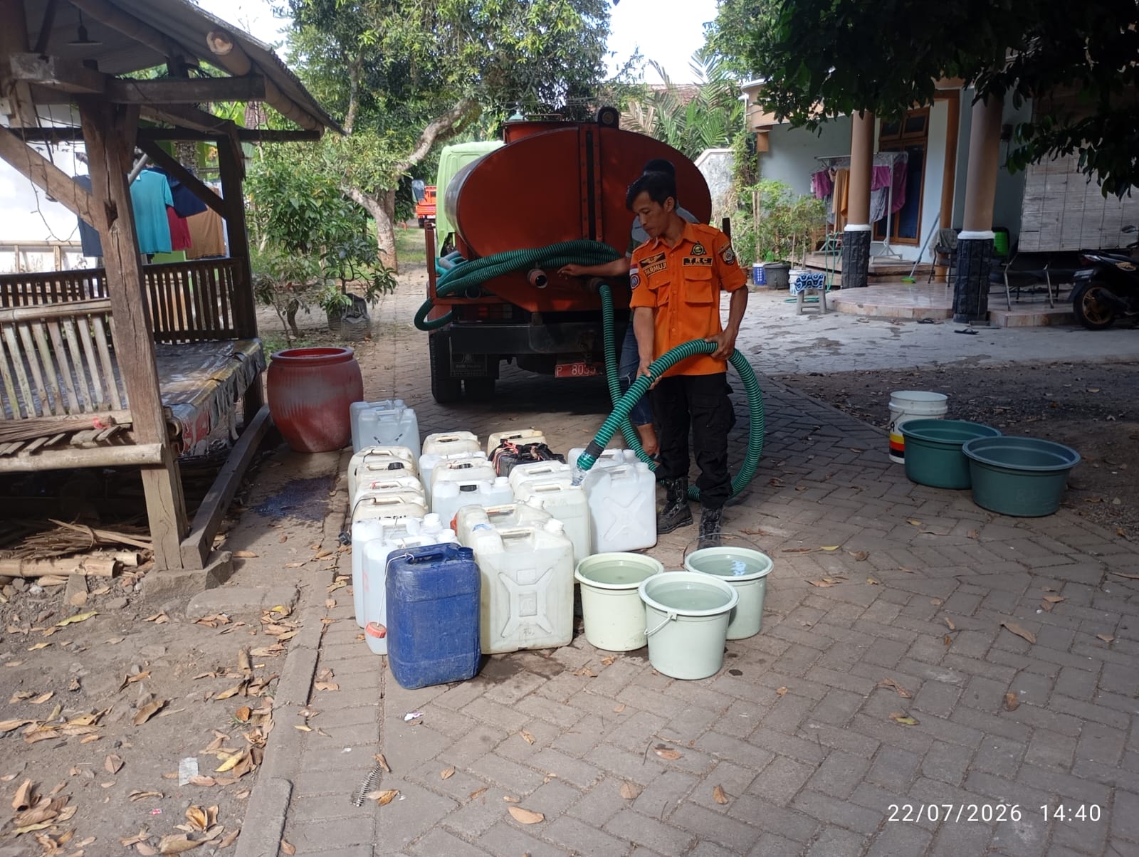 Antisipasi Kekeringan, BPBD Jember Rutinkan Pasokan Air Bersih Dua Hari Sekali ke Kalisat
