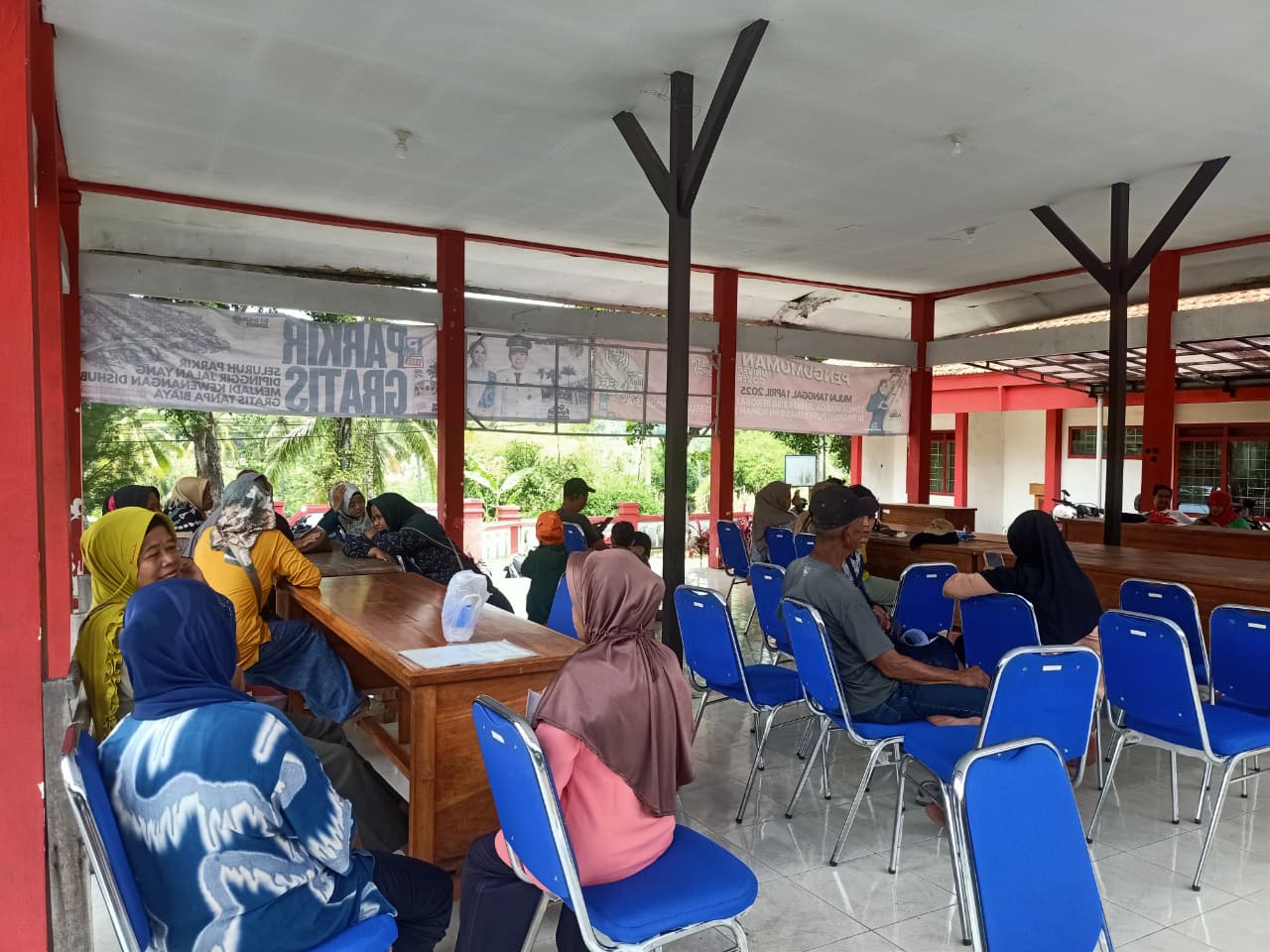 pendaftaran-uhc-prioritas-dan-pelayanan-kesehatan-dilakukan-pustu-kaliwates-di-kelurahan-kebonagung-20251105