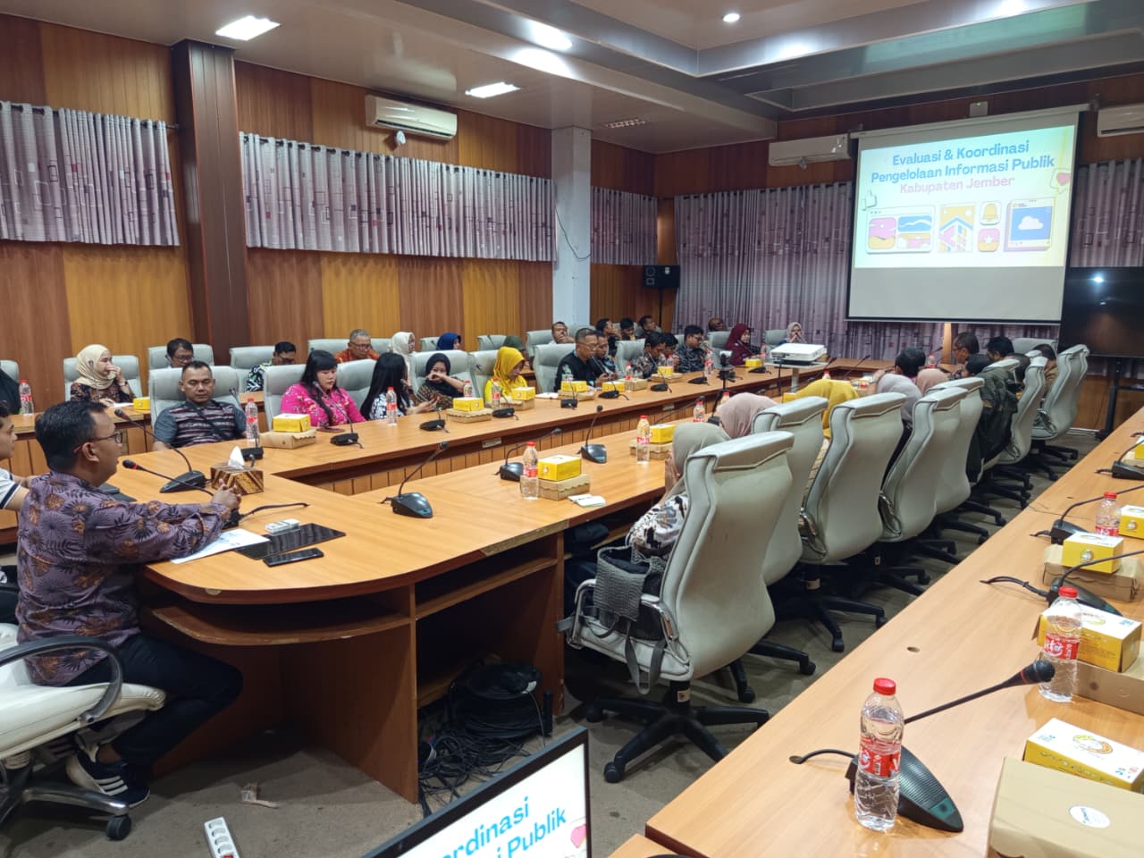 diskominfo-jember-perkuat-sinergi-pengelolaan-media-sosial-pemerintah-daerah-20251105