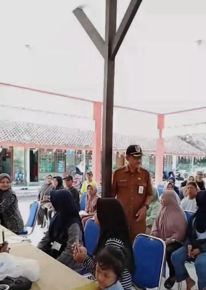 penyaluran-blt-dbhcht-2025-di-kelurahan-kebonagung-berlangsung-tertib-105-warga-terima-bantuan-20251224
