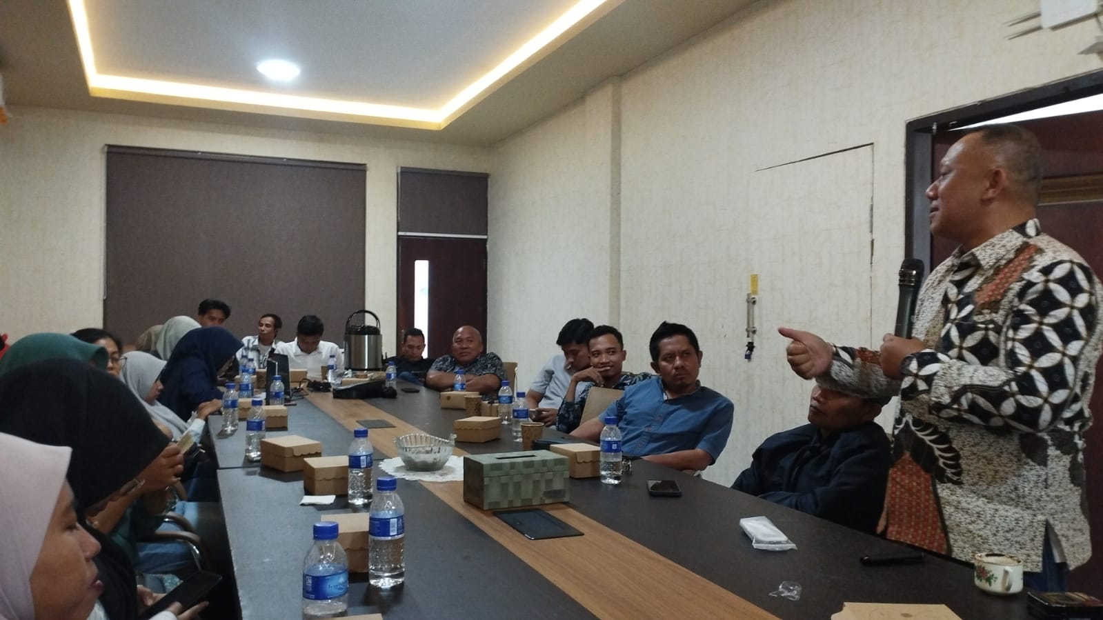 pembekalan-dan-evaluasi-pjlp-ppid-kabupaten-jember-penguatan-peran-informasi-publik-untuk-membangun-kepercayaan-masyarakat-20251206