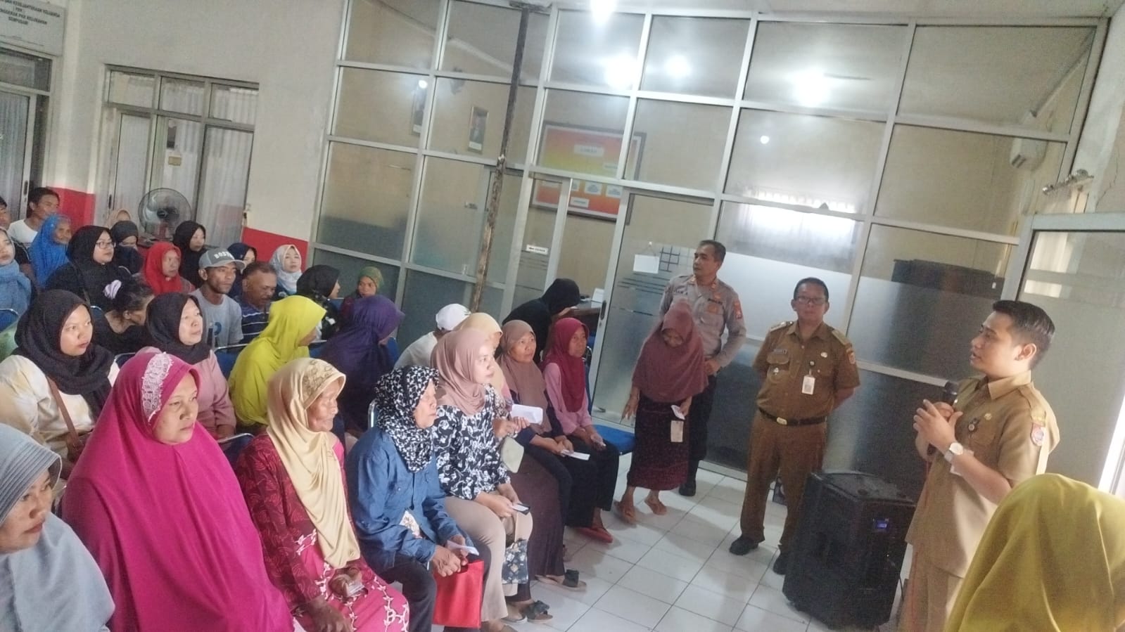 kompak-lurah-sempusari-bersama-camat-gencar-sosialisasikan-berobat-gratis-uhc-20251204