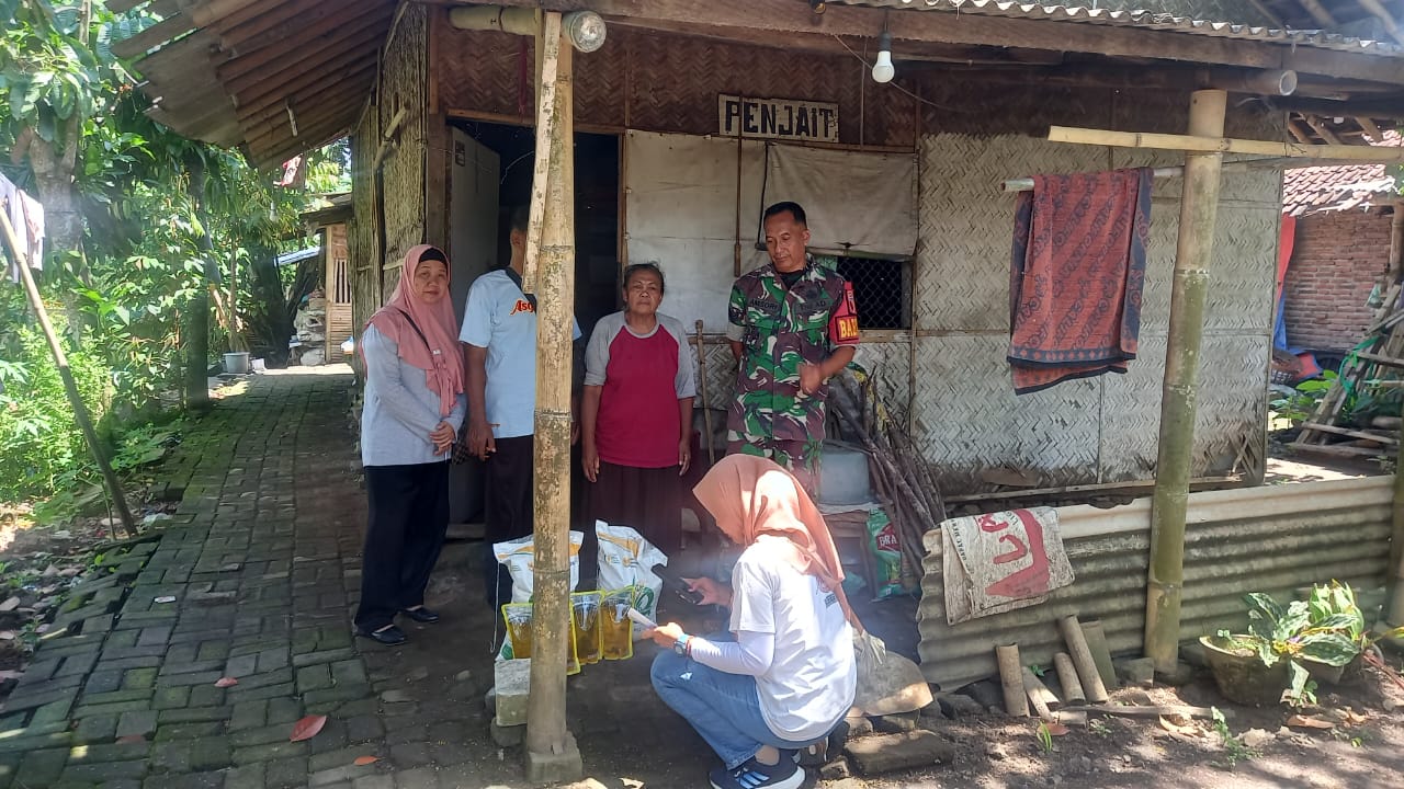 penyaluran-sisa-bantuan-pangan-di-kranjingan-pemerintah-kelurahan-pastikan-tepat-sasaran-20251206