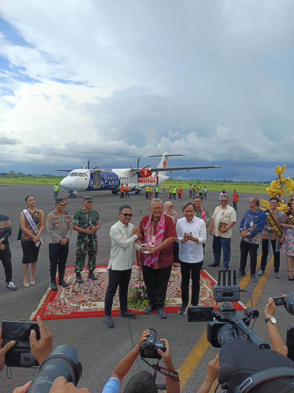 penerbangan-wings-air-jember-bali-peluang-baru-bagi-masyarakat-kelurahan-dan-pelaku-umkm-20251207