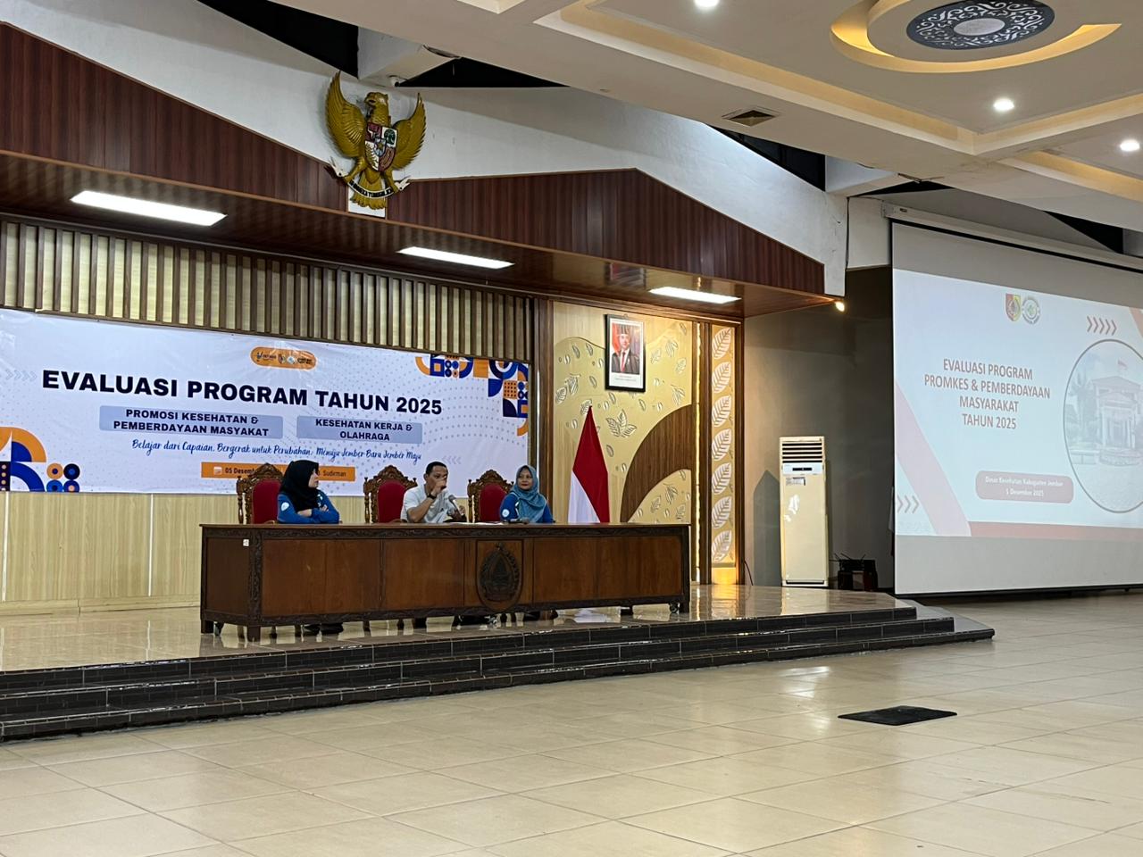 menuju-peningkatan-pelayanan-kesehatan-berkualitas-dinkes-jember-melaksanakan-evaluasi-program-promosi-kesehatan-dan-pemberdayaan-masyarakat-kesehatan-kerja-dan-olahraga-tahun-2025-20251215