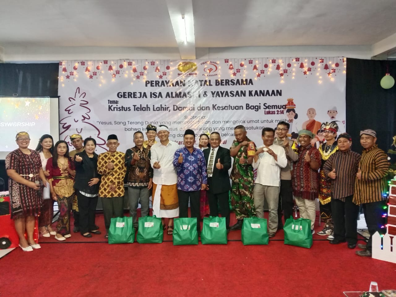 gebang-harmonis-bukan-sekadar-perayaan-ini-drama-manusia-di-balik-cahaya-natal-yang-mempersatukan-umat-20251214