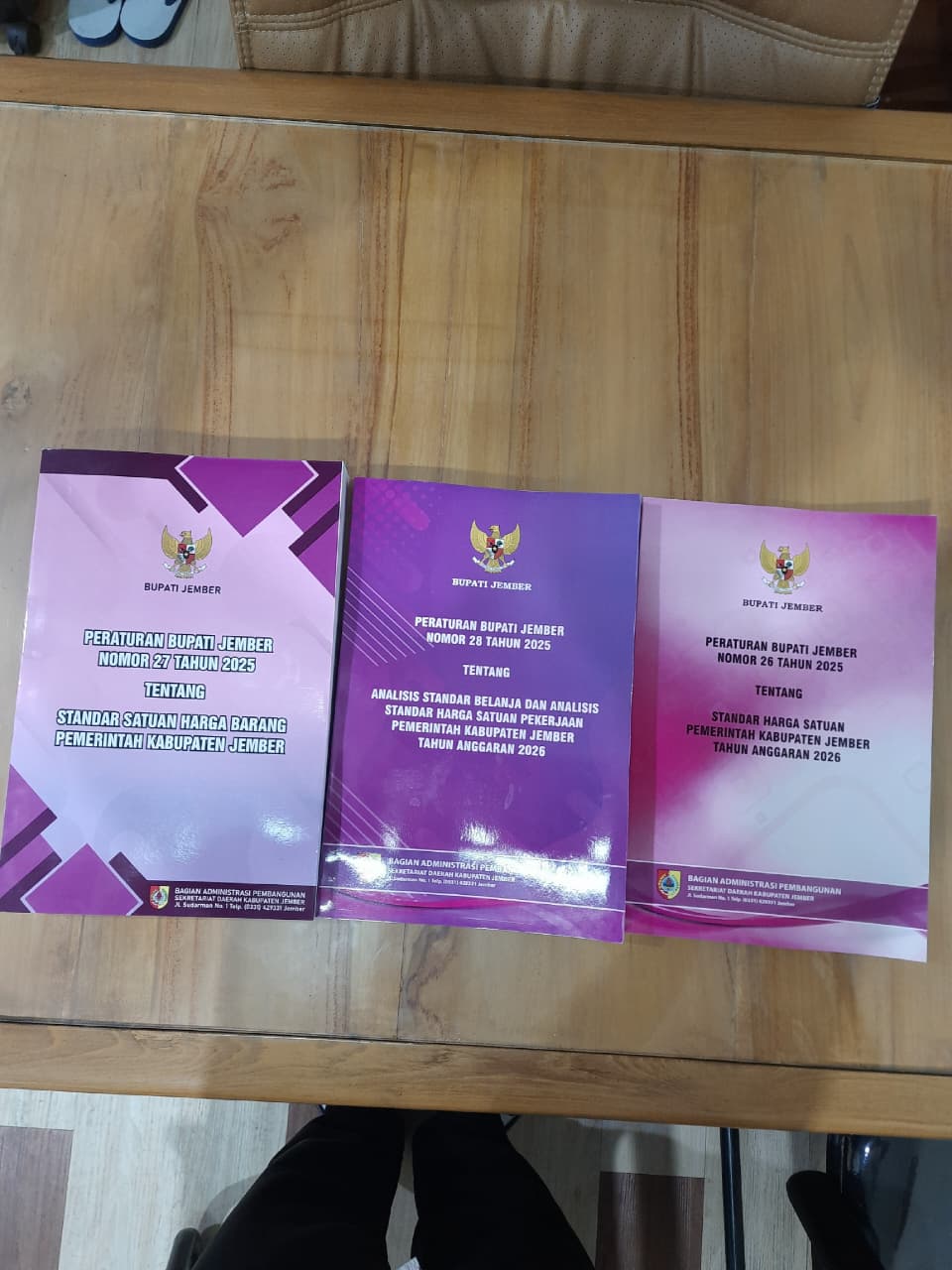 bagian-administrasi-pembangunan-distribusikan-buku-pedoman-umum-sshb-shs-dan-asb-ahsp-tahun-anggaran-2026-20251218