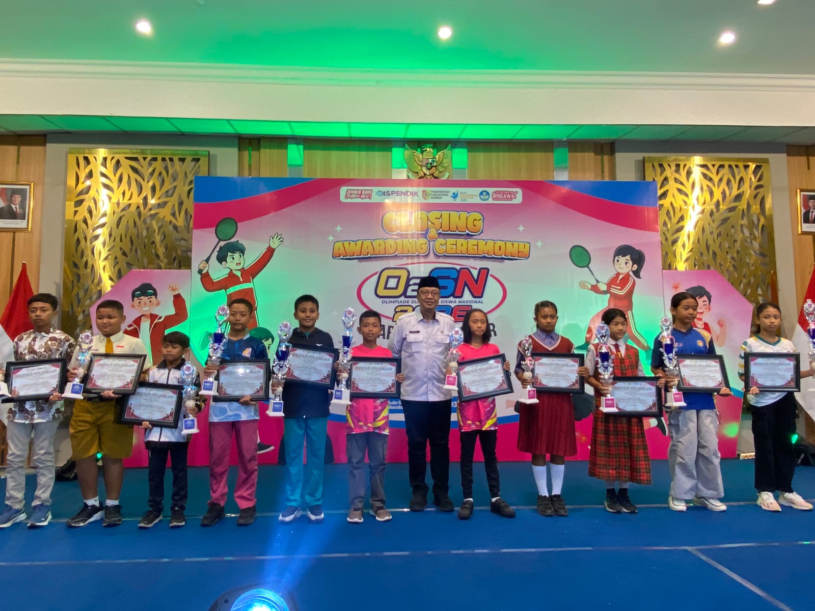 closing-dan-awarding-ceremony-o2sn-2026-dispendik-jember-apresiasi-semangat-sportivitas-dan-prestasi-pelajar-20260605