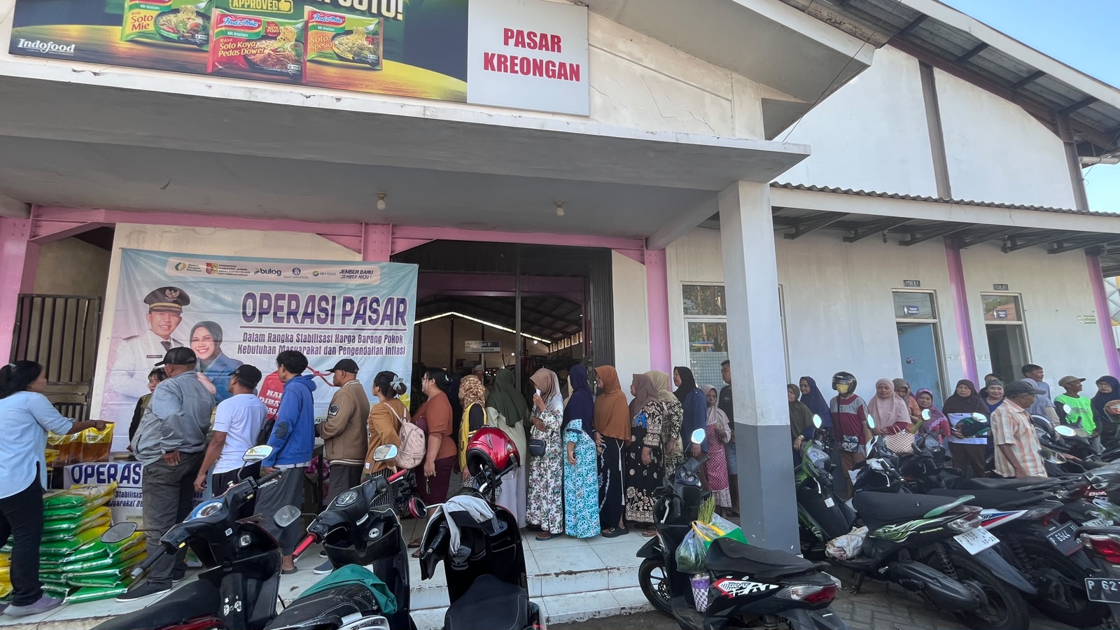 operasi-pasar-murah-di-pasar-kreongan-disambut-antusias-warga-rela-mengantre-sejak-pagi-20260604