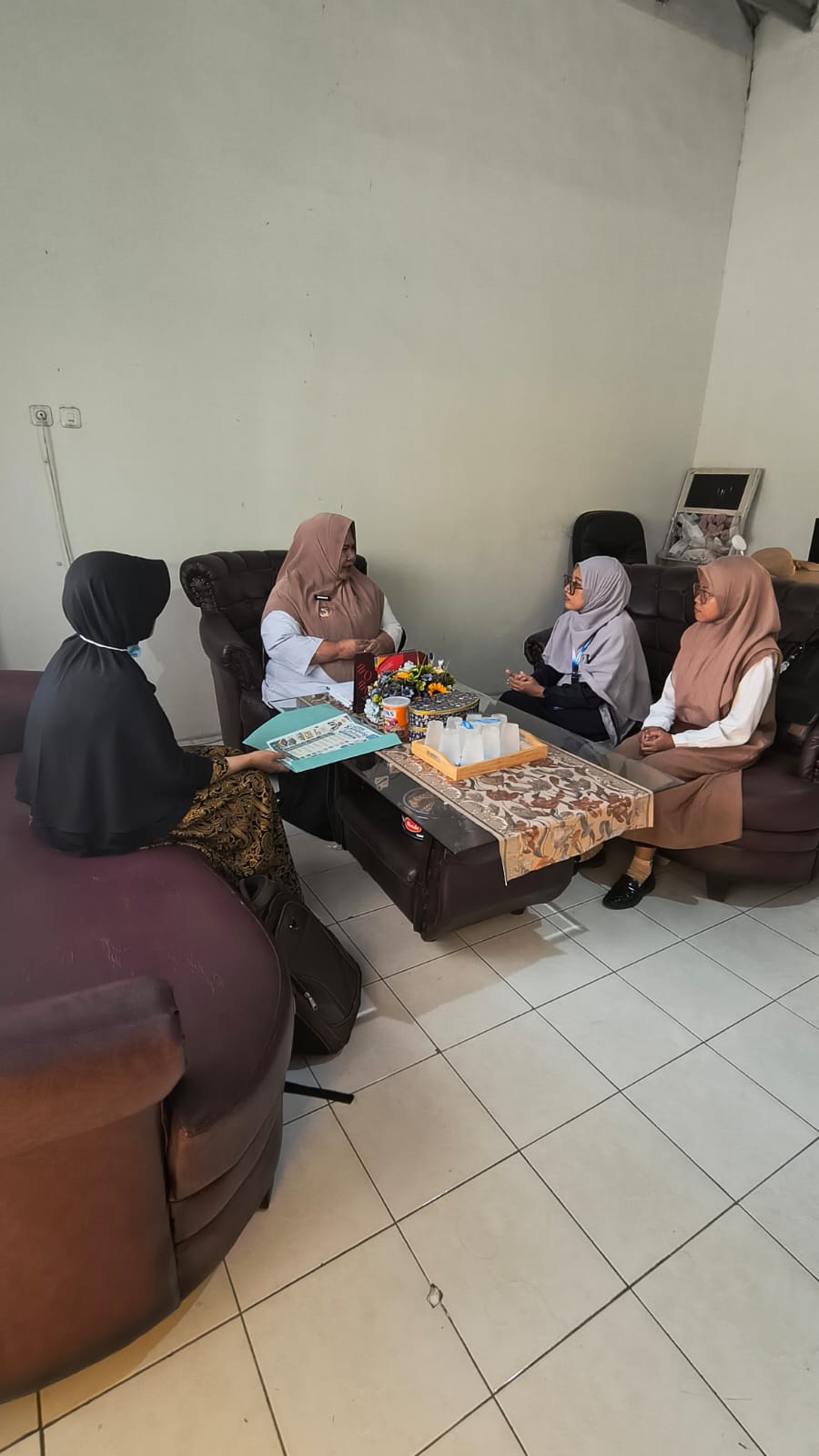 dukung-penguatan-budaya-baca-komunitas-kampung-literasi-audiensi-dengan-kelurahan-tegalgede-20260604