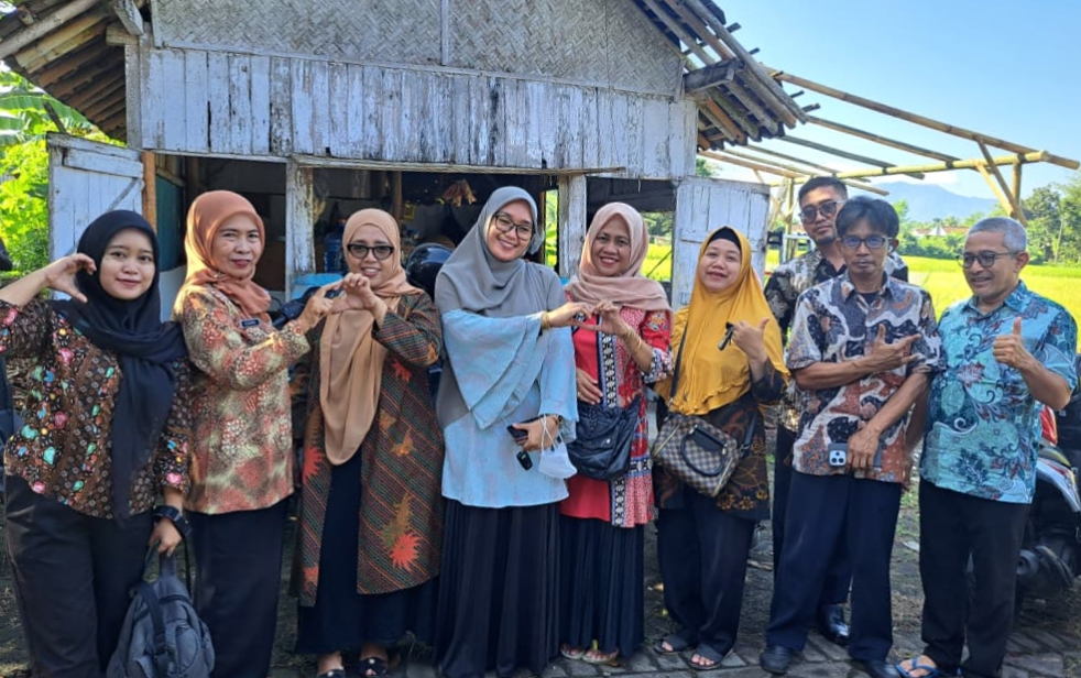 lurah-kranjingan-dukung-umkm-warung-jadul-bu-david-20260604