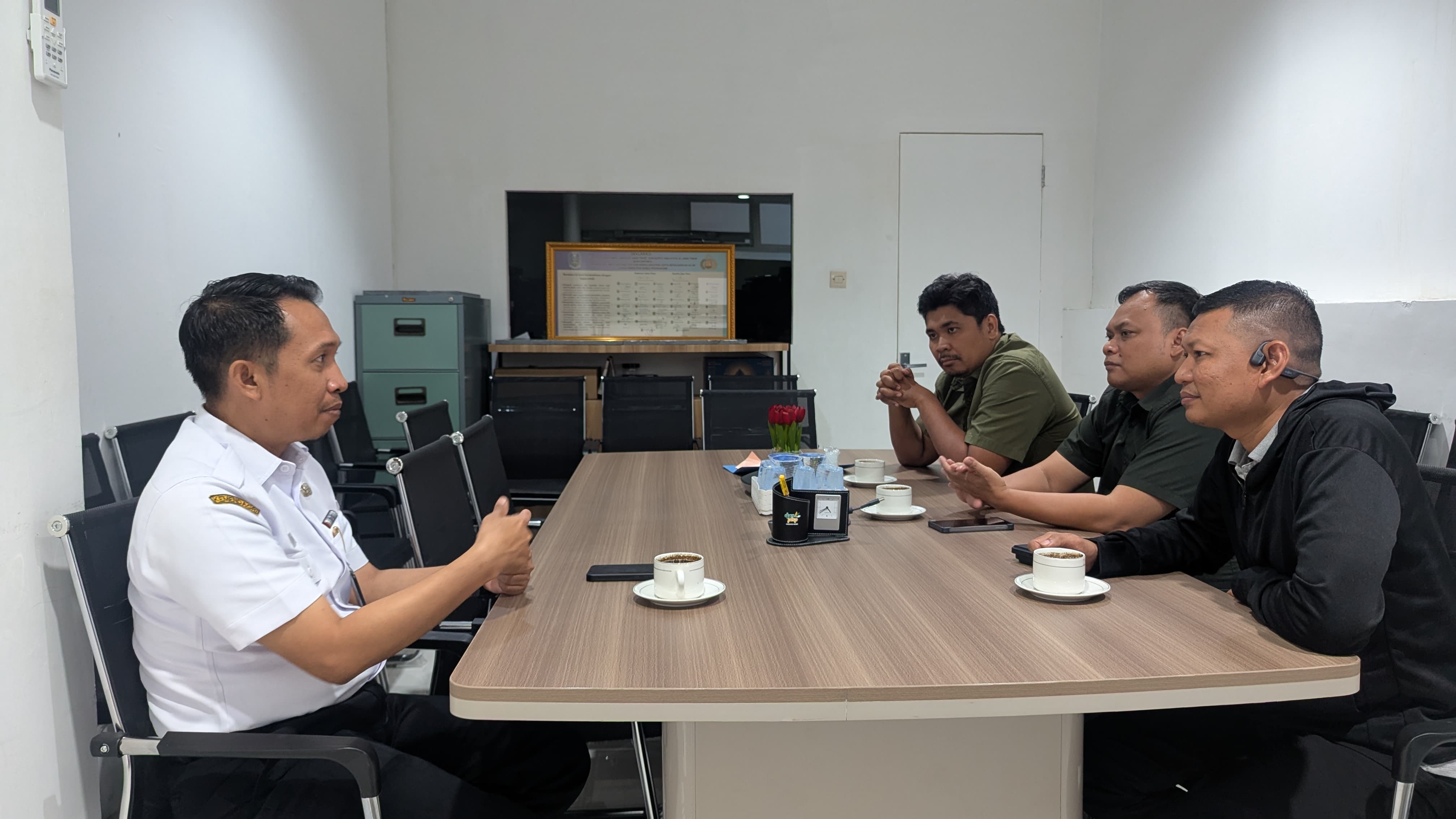 dpmptsp-dan-mpp-jember-terima-koordinasi-imigrasi-jawa-timur-perkuat-sinergi-data-investasi-asing-di-daerah-20260611