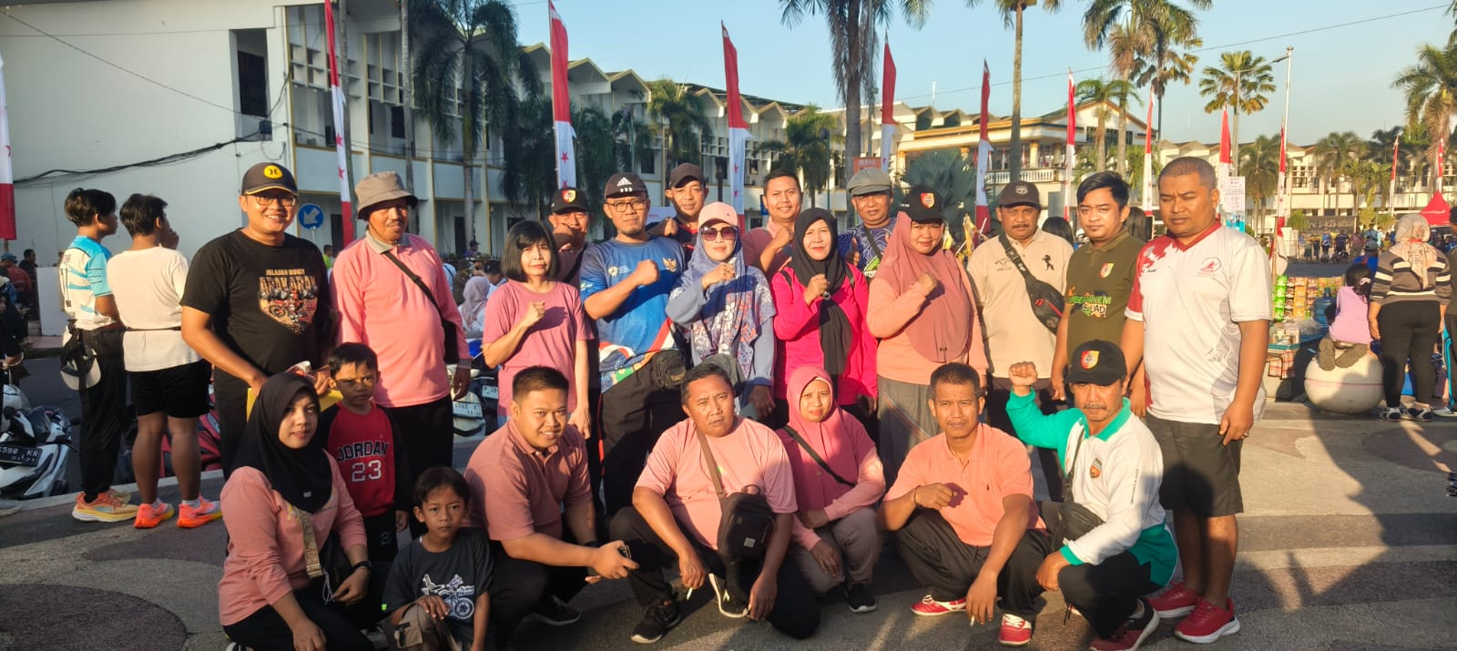 jalan-sehat-gerakan-migran-aman-camat-sumberjambe-hadir-bersama-perwakilan-masyarakat-20260615