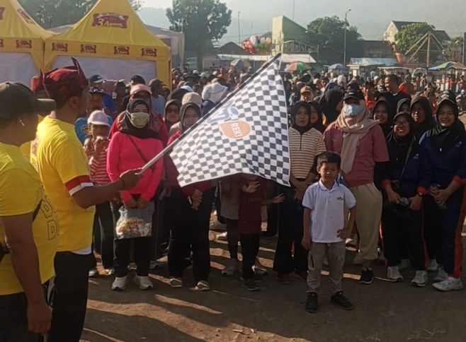 jalan-sehat-pembuka-rangkaian-petik-laut-camat-puji-antusiasme-warga-puger-kulon-20260621