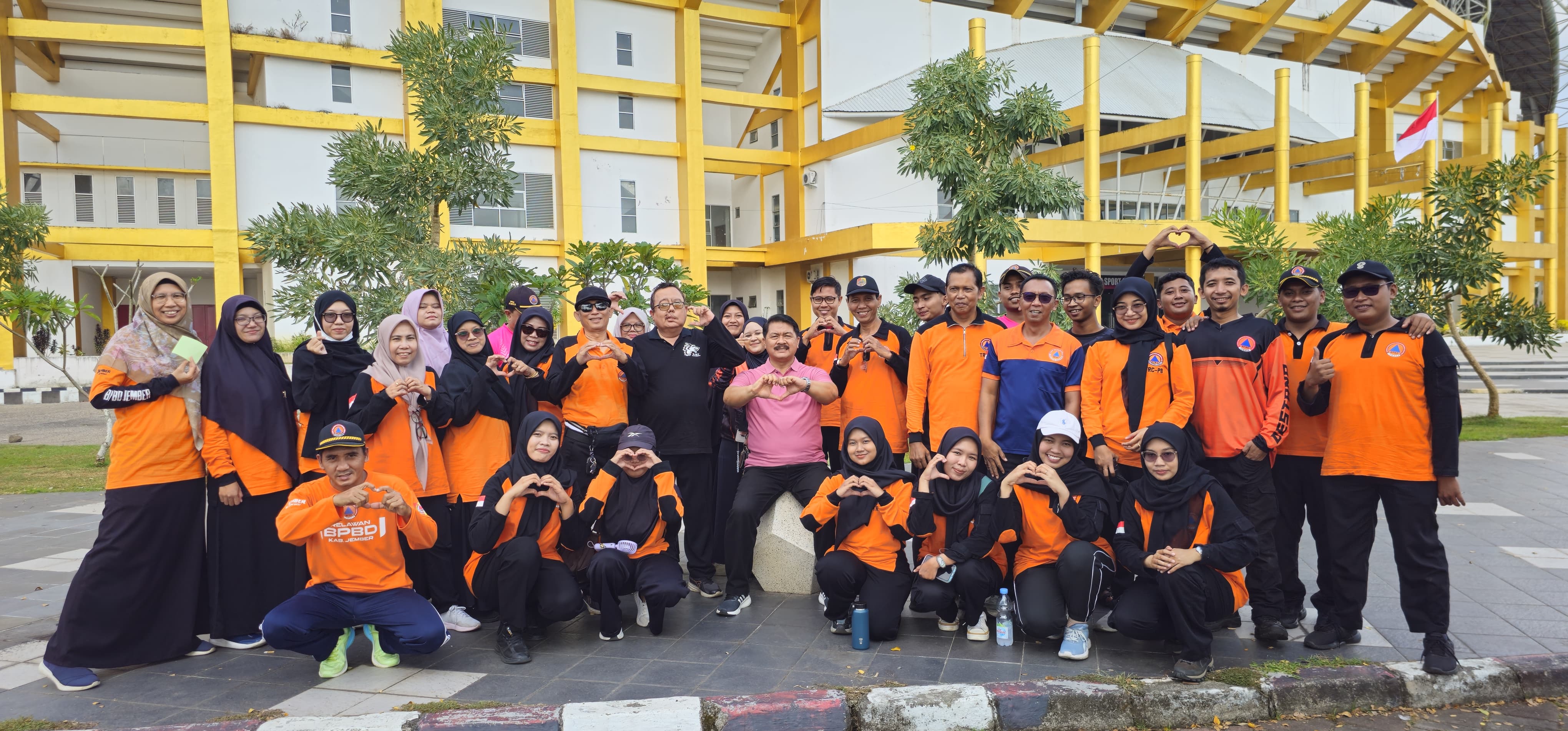 bpbd-jember-ikuti-olahraga-bersama-di-jsg-perkuat-kebugaran-dan-sinergi-antarinstansi-20260624