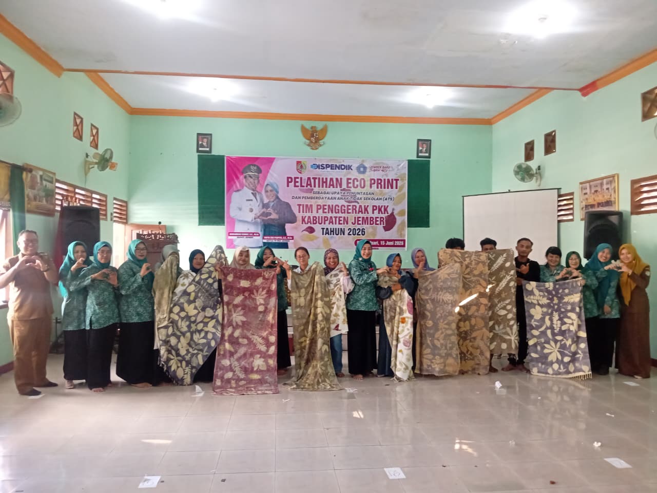 pelatihan-ecoprint-jadi-upaya-pemberdayaan-dan-penuntasan-anak-tidak-sekolah-di-bangsalsari-20260625