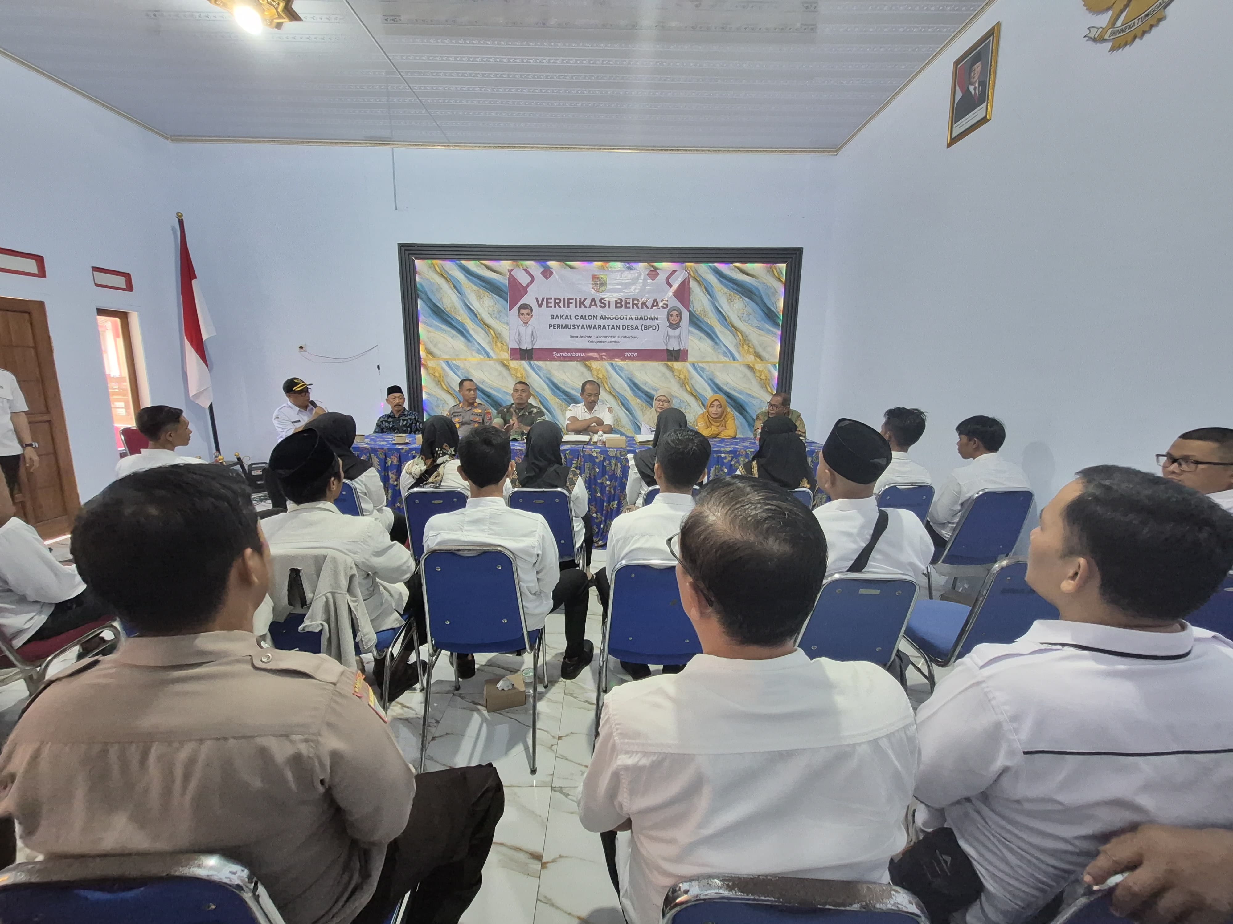 verifikasi-berkas-calon-anggota-bpd-desa-jatiroto-berjalan-lancar-camat-sumberbaru-tekankan-transparansi-dan-profesionalisme-20260625