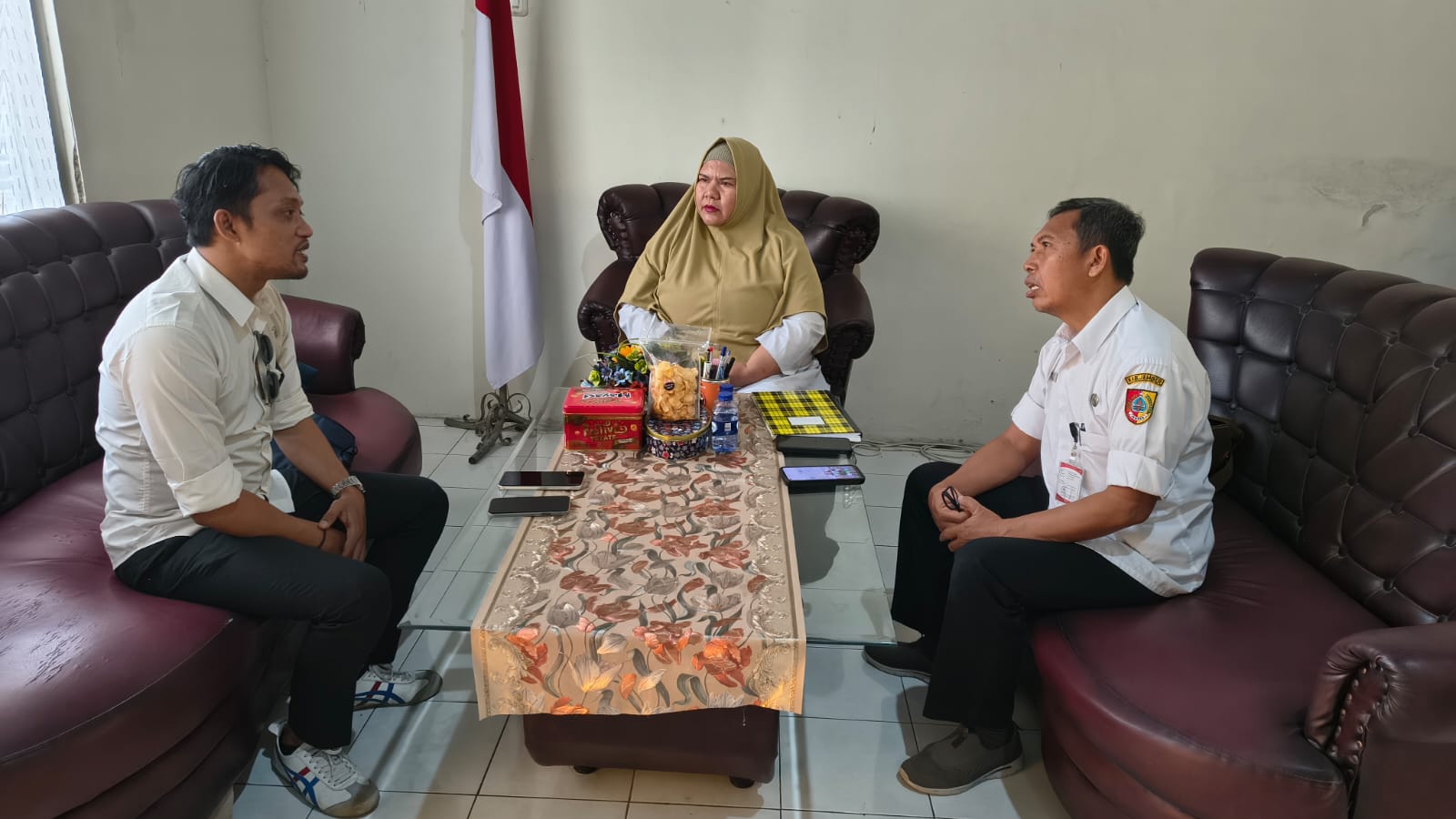 lurah-tegalgede-terima-pendamping-pkh-bahas-ppse-sekolah-rakyat-dan-monitoring-pendidikan-penerima-manfaat-20260625