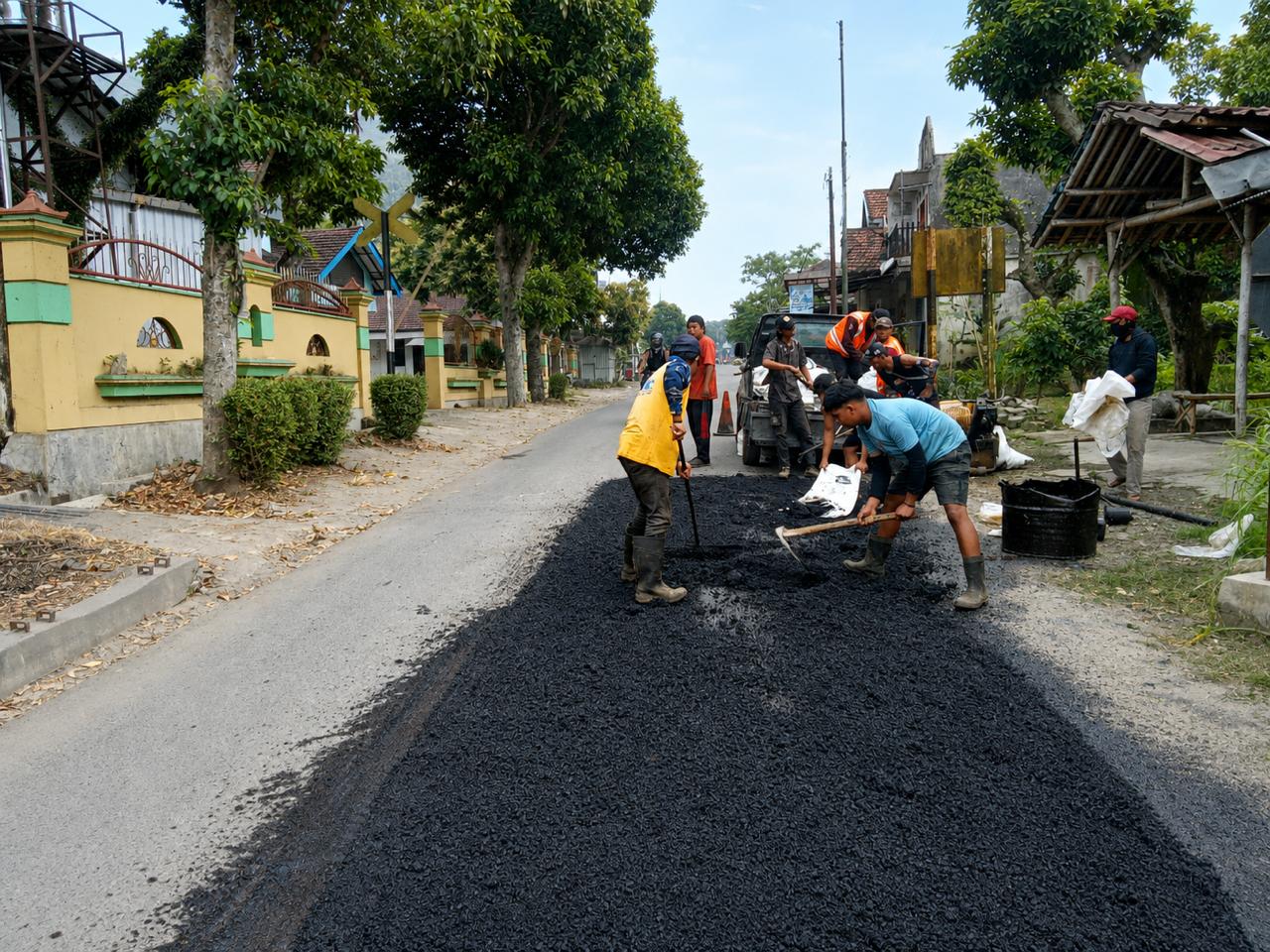 wujudkan-jalan-yang-aman-dan-nyaman-dpupr-jember-fokus-pemeliharaan-ruas-jalan-kalisat-sumberkalong-20260701