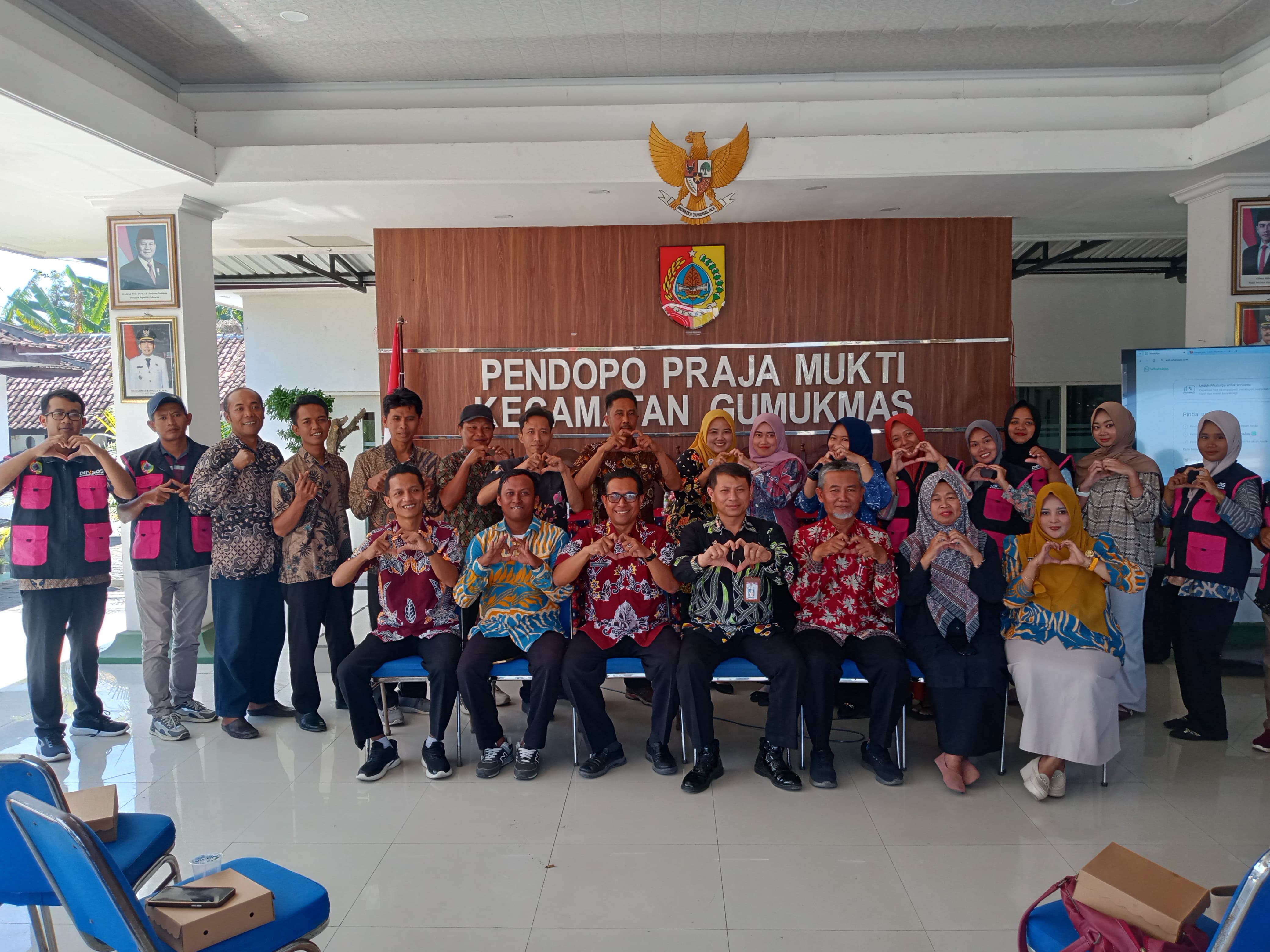 tenaga-sosial-bersatu-percepat-penanganan-kemiskinan-di-gumukmas-20260703