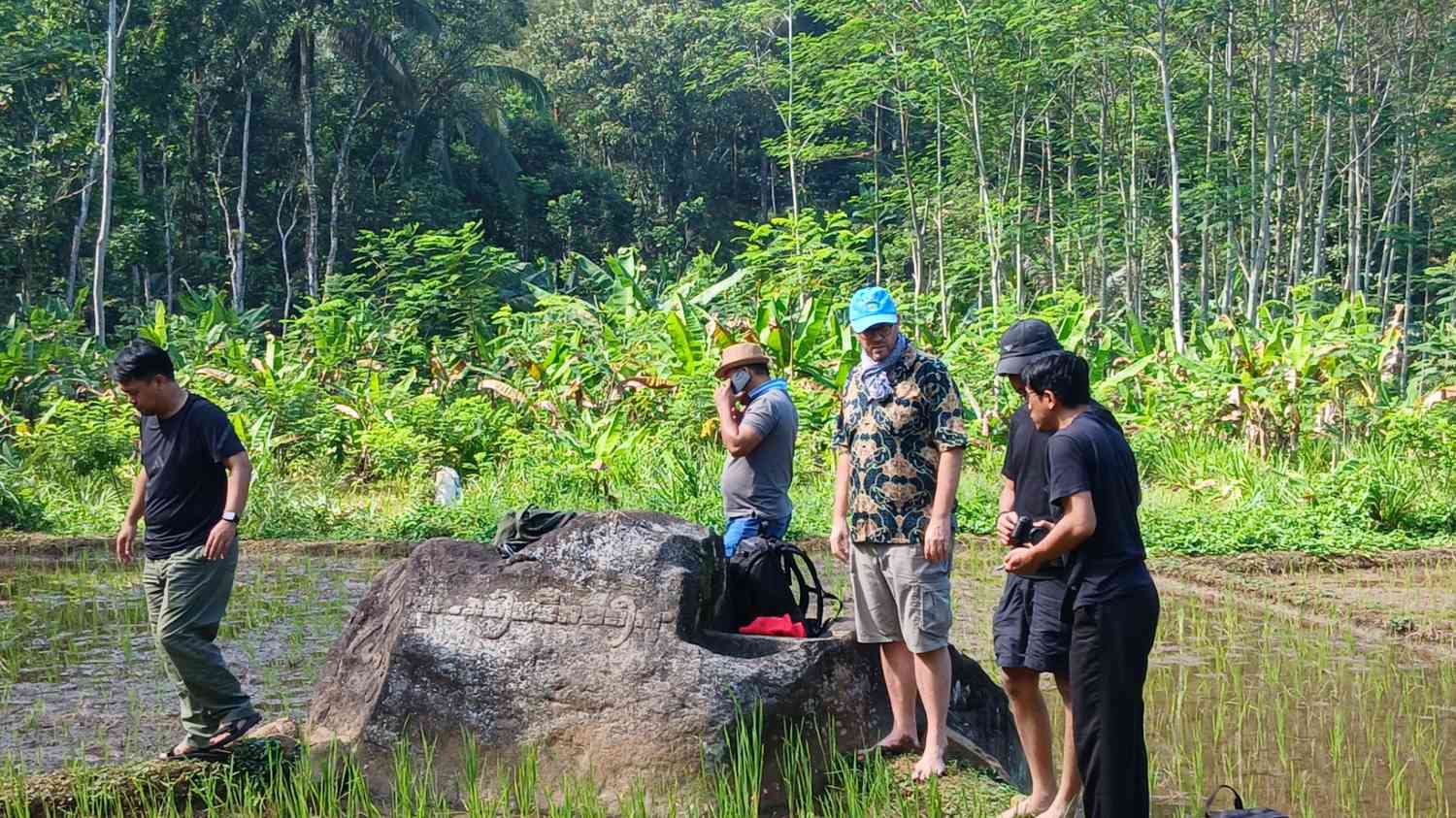 brin-dan-efeo-teliti-prasasti-kuno-di-jember-perkuat-pelestarian-warisan-sejarah-nusantara-20260708