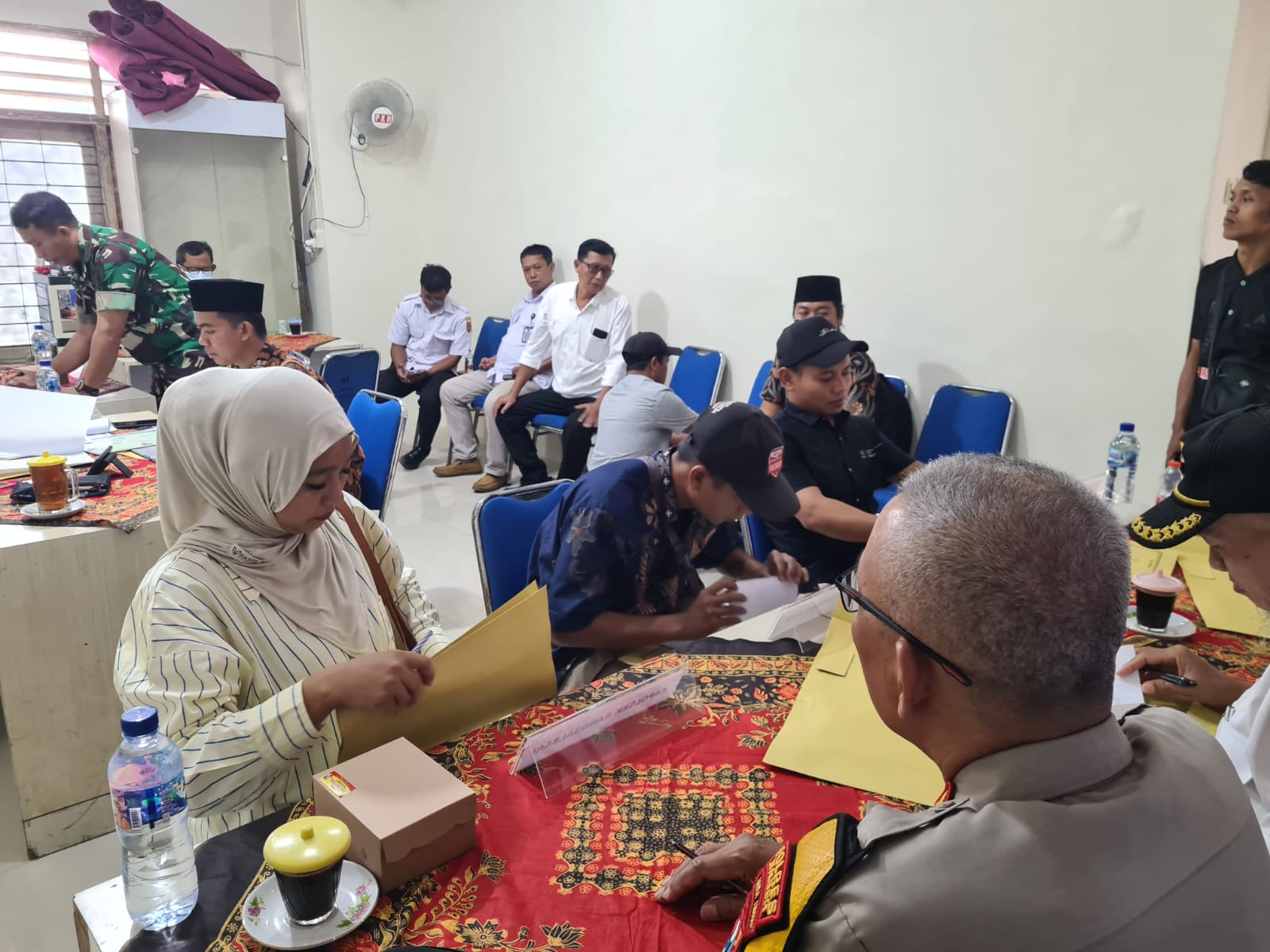 15-calon-bpd-curahkalong-ikuti-verifikasi-berkas-sekcam-bangsalsari-imbau-junjung-etika-dan-persaudaraan-20260709