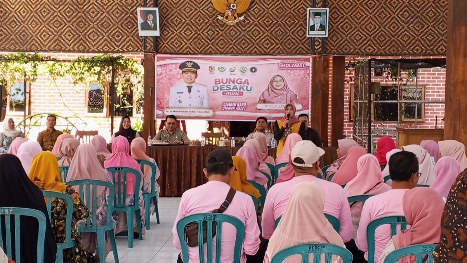 bawa-amanat-gus-bupati-camat-rambipuji-dekatkan-pelayanan-di-bunga-desa-mini-20260710