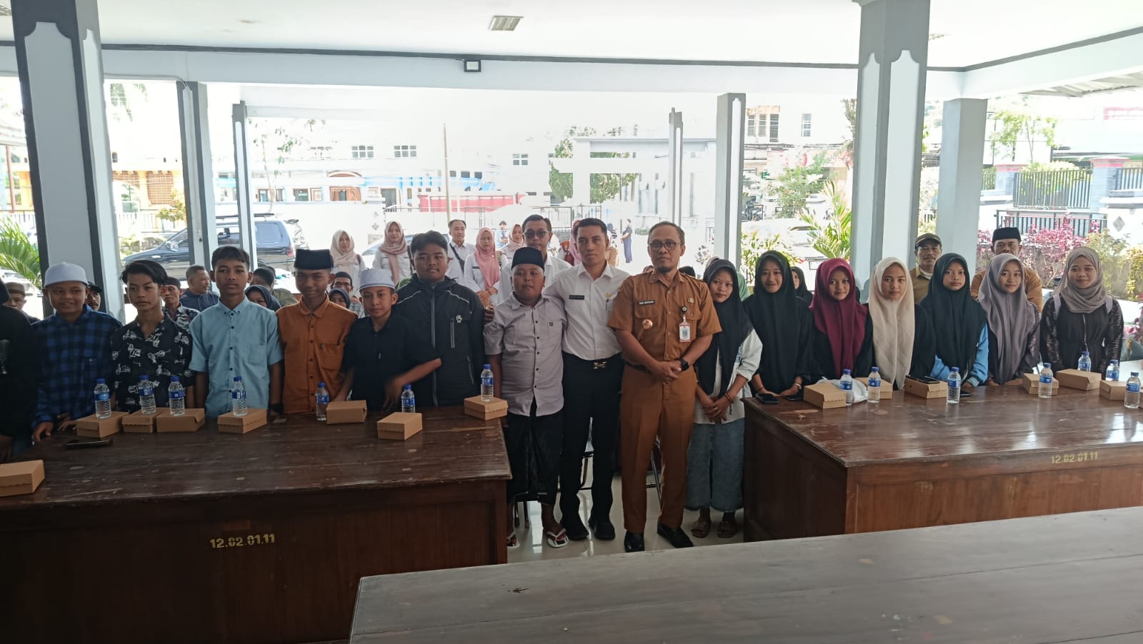 dukung-program-sekolah-rakyat-camat-sumberjambe-lepas-keberangkatan-siswa-menuju-mpls-tahun-ajaran-20262027-20260713