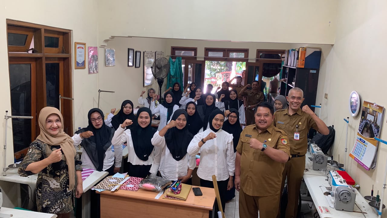 asah-keterampilan-menjahit-disnaker-jember-buka-pelatihan-berbasis-kompetensi-dbhcht-di-lpk-prima-20260713