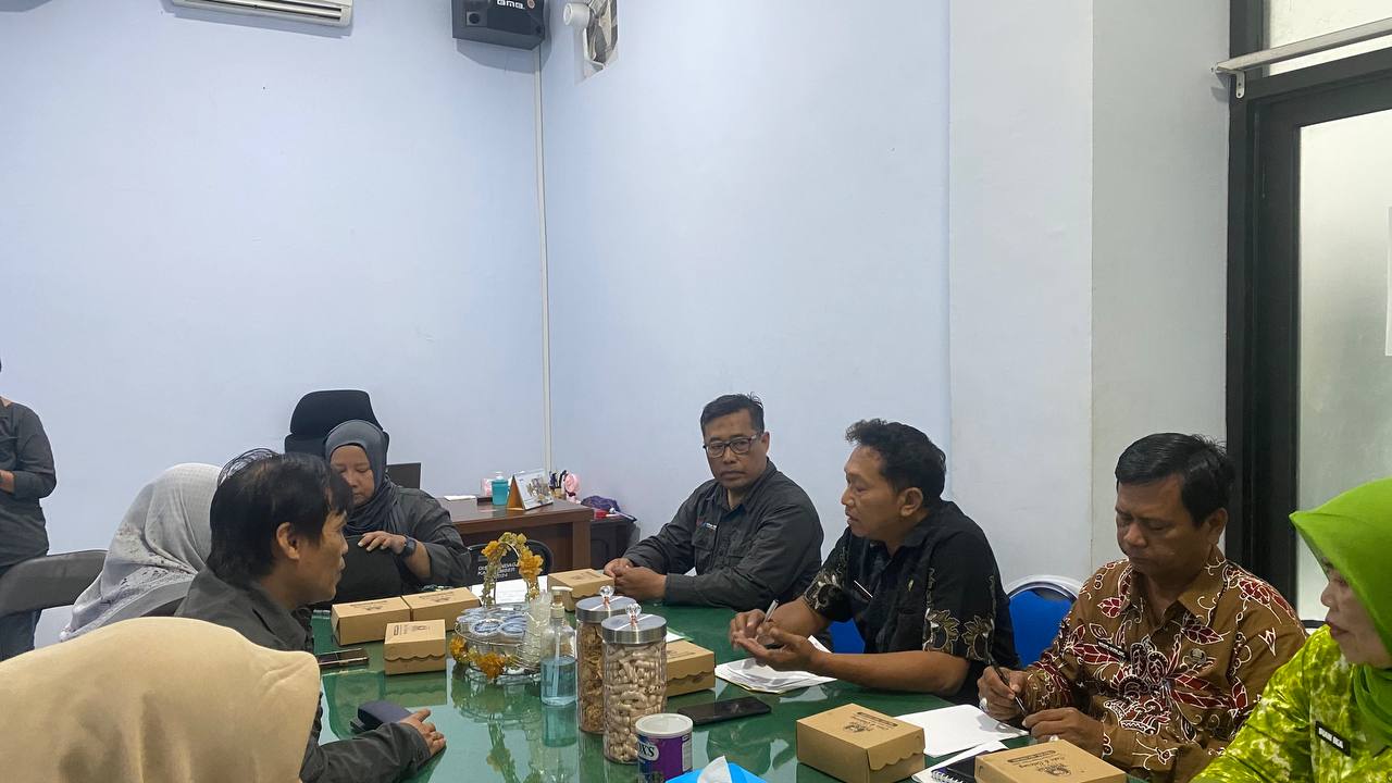 diskopumdag-jember-jajaki-kolaborasi-pengujian-produk-umkm-bersama-upa-laboratorium-terpadu-utm-20260718