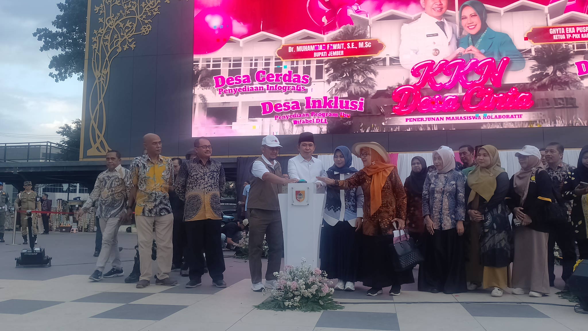 lepas-peserta-kkn-kolaboratif-bupati-jember-ajak-mahasiswa-beri-kontribusi-nyata-untuk-negara-20260720