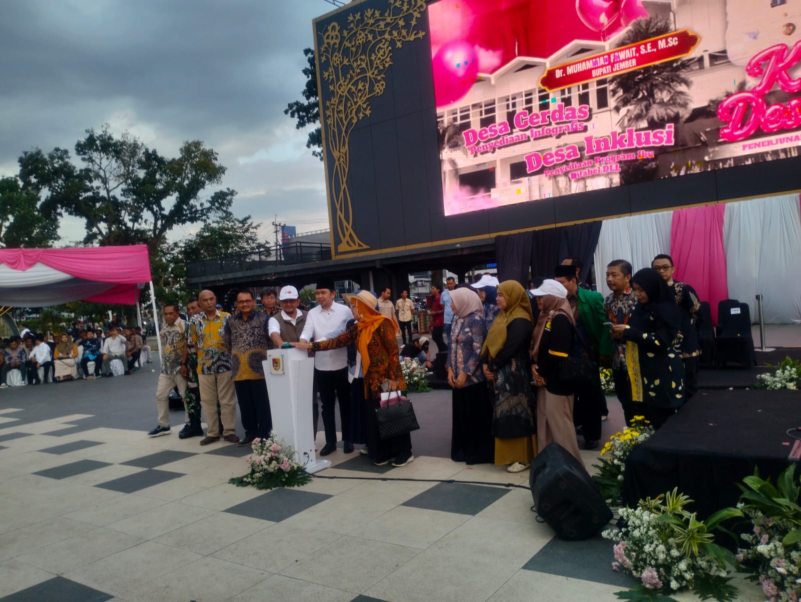 ribuan-mahasiswa-dilepas-ke-desa-gus-fawait-kritik-harus-berubah-jadi-solusi-20260720