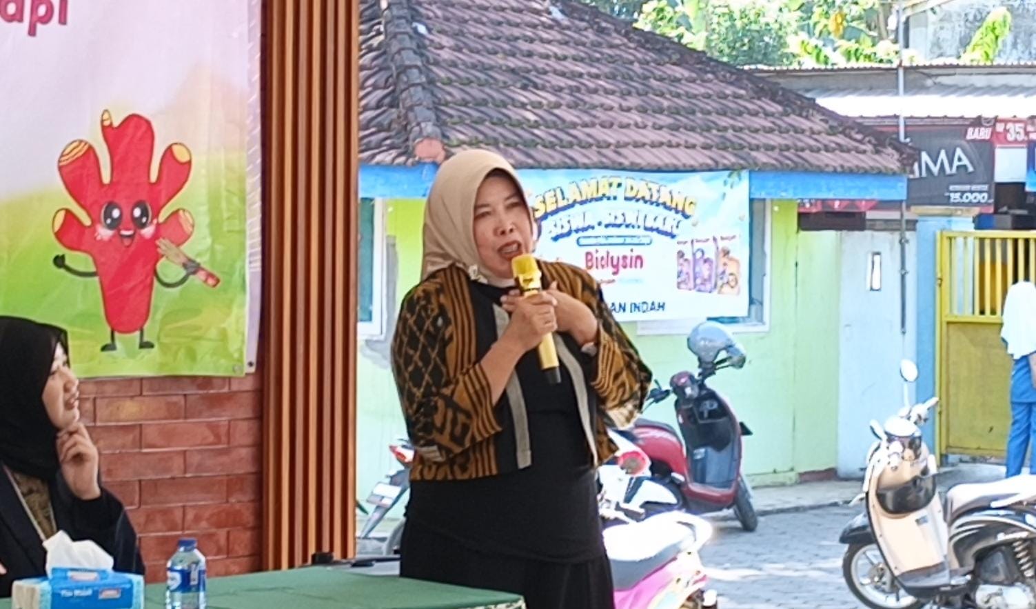 kader-posyandu-kranjingan-apresiasi-promahadesa-unej-edukasi-apotek-hidup-dinilai-bermanfaat-untuk-masyarakat-20260720