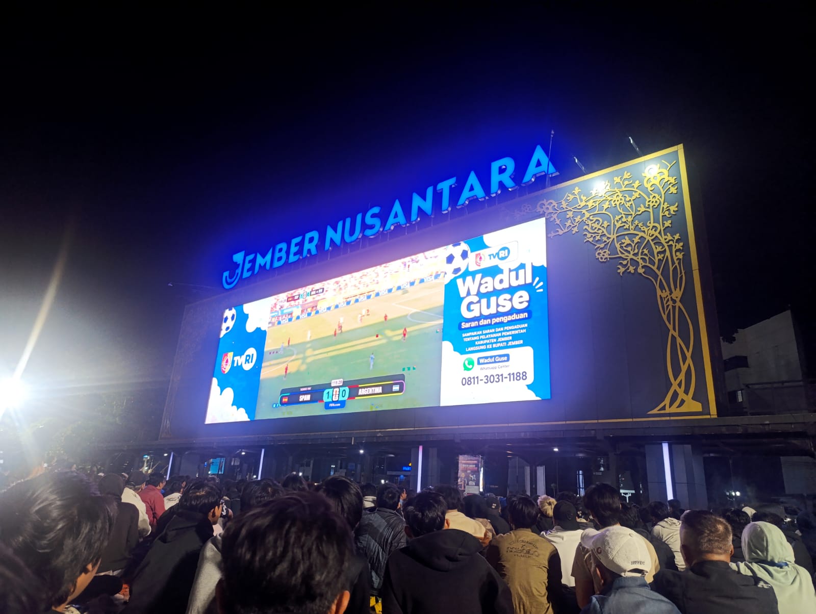 alun-alun-jember-pecah-nobar-final-piala-dunia-bersama-gus-fawait-hidupkan-suasana-jantung-kota-20260720