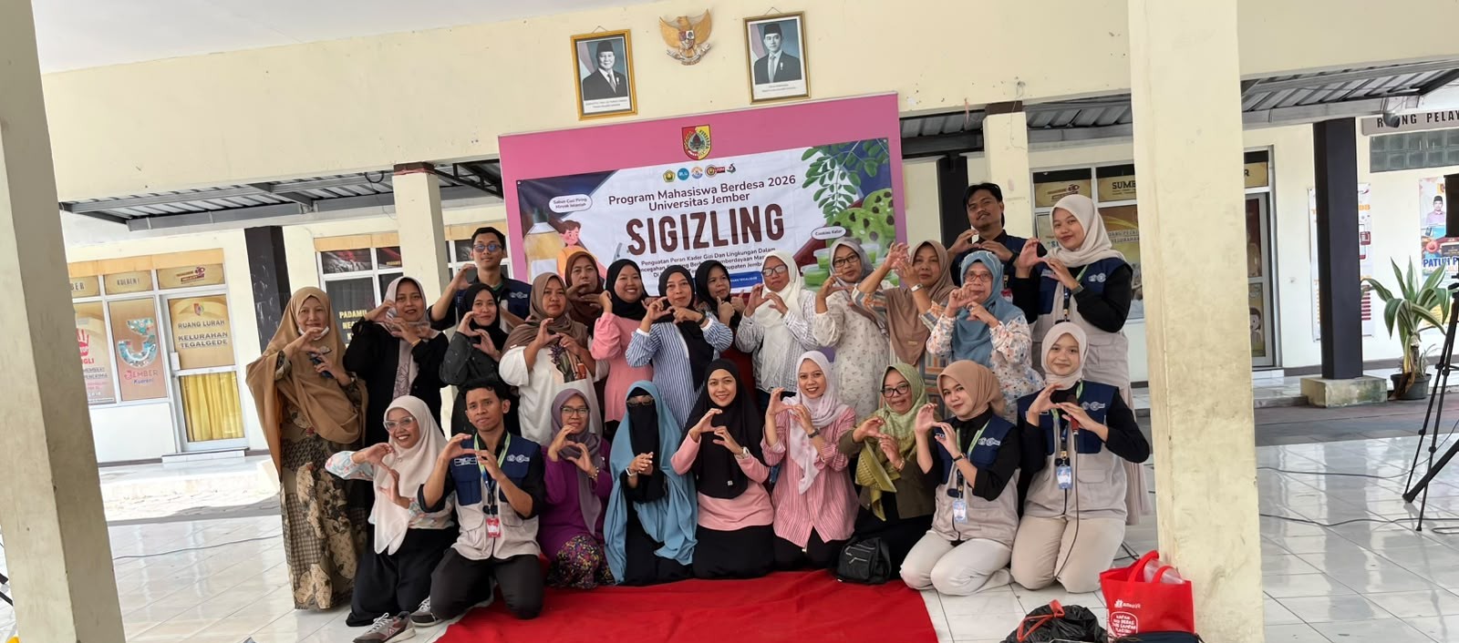 mahasiswa-berdesa-universitas-jember-edukasi-kader-posyandu-tegalgede-olah-minyak-jelantah-menjadi-sabun-20260724