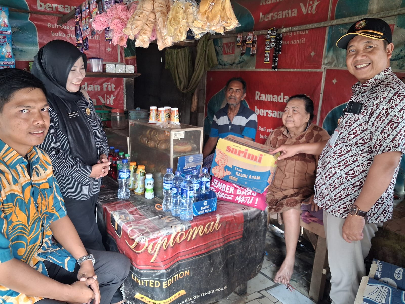 bupati-jember-kembali-salurkan-bantuan-sosial-kepada-lansia-rentan-di-sukorambi-20260801
