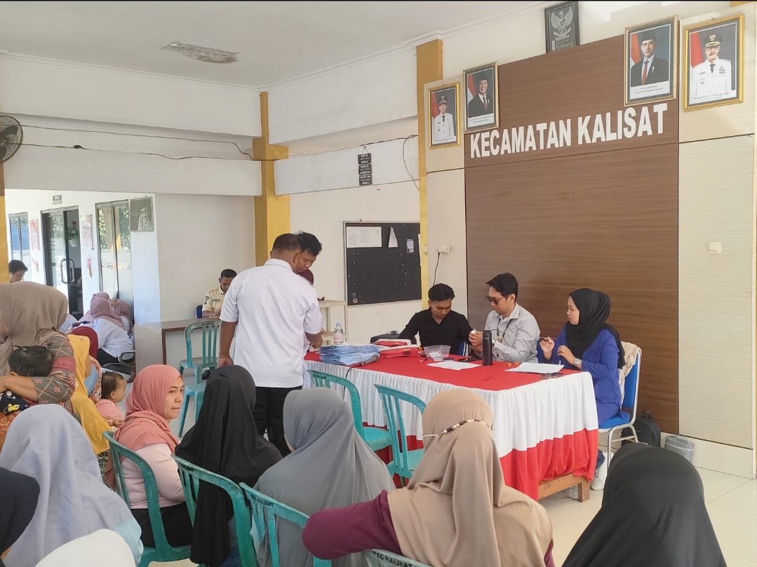 342-kpm-dari-12-desa-menerima-kartu-keluarga-sejahtera-kks-20260803