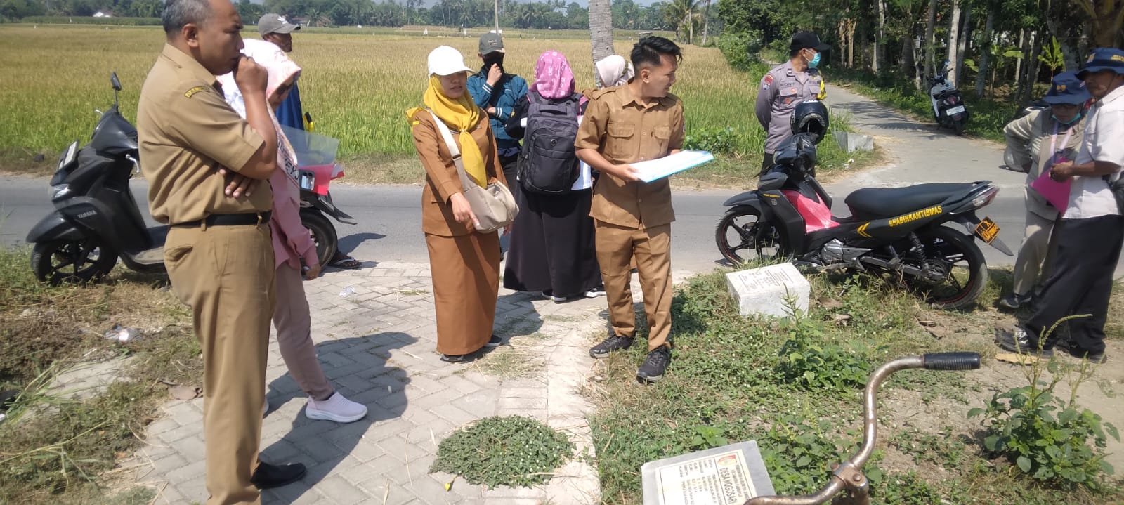 kawal-transparansi-anggaran-sekcam-rambipuji-pimpin-monev-pembangunan-desa-nogosari-20260805