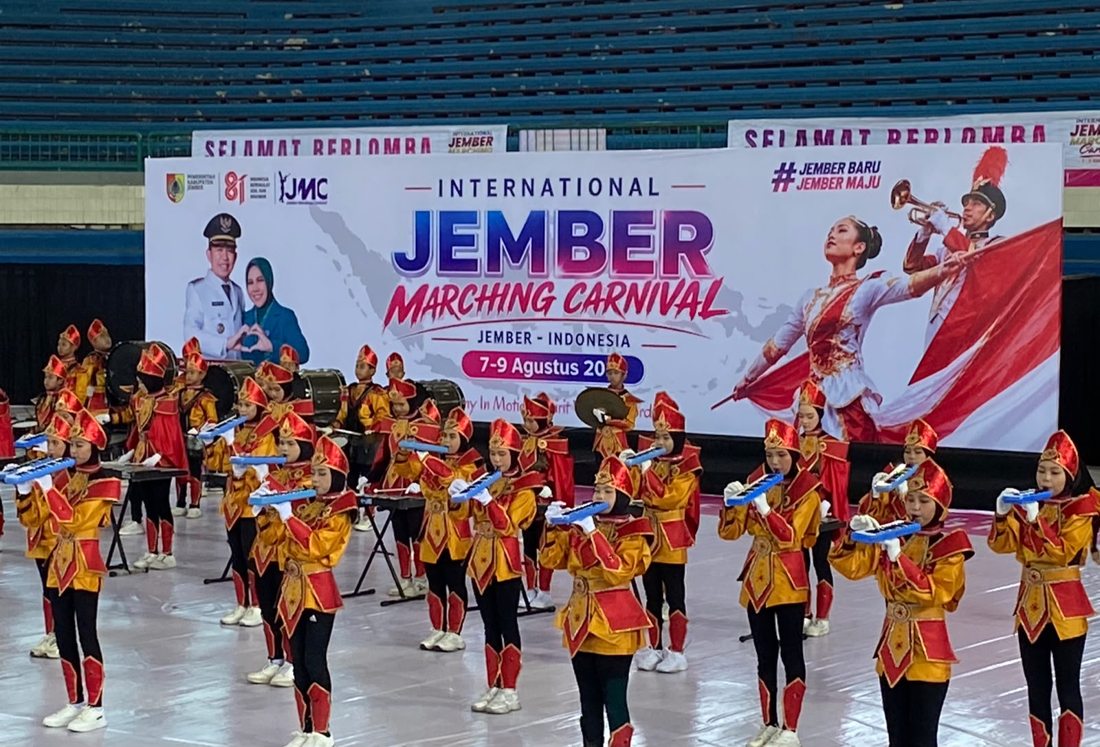 cahaya-pesona-nada-jember-tampil-memukau-di-jember-marching-carnival-2026-20260809