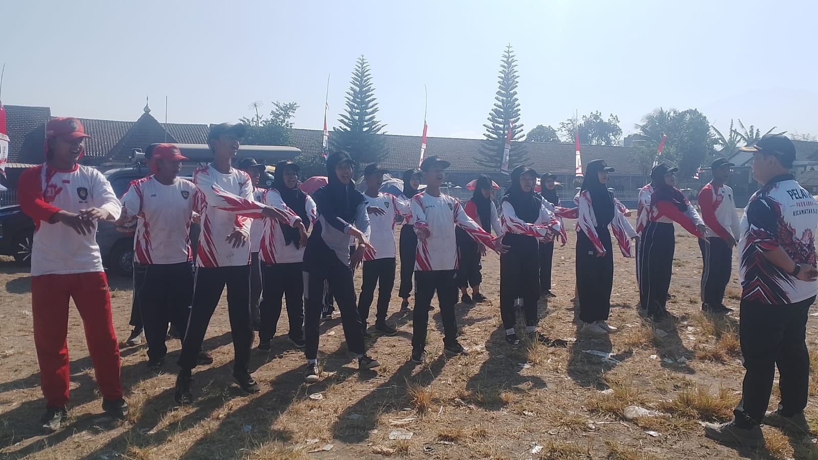 h-10-upacara-kemerdekaan-camat-silo-minta-anggota-paskibra-jaga-fisik-dan-fokus-20260810