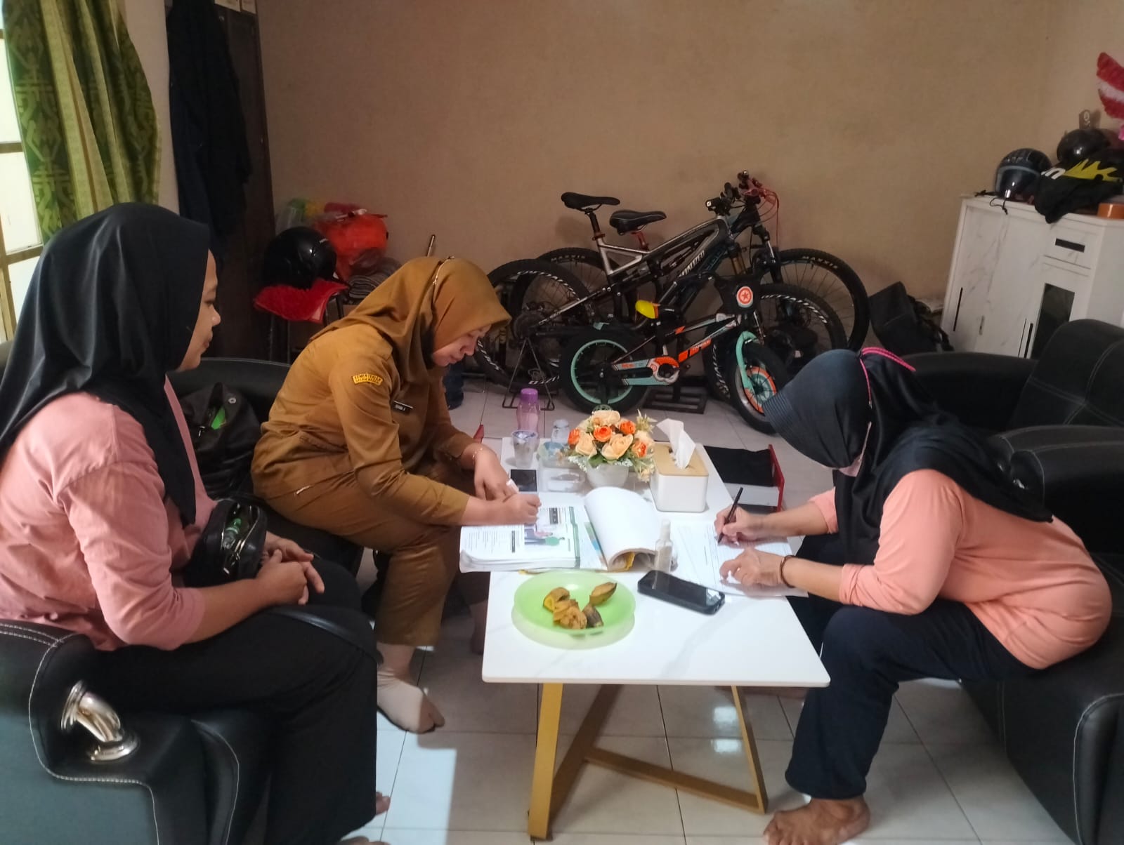 dari-bayi-hingga-lansia-kampung-osing-jember-lor-bergerak-jaga-kesehatan-warga-20260811