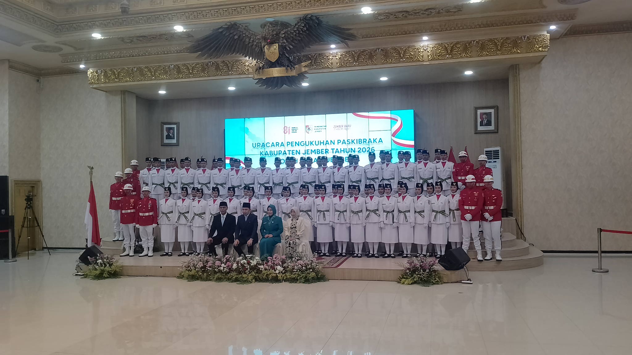 kukuhkah-paskibraka-bupati-jember-ajak-pemuda-cintai-nkri-dan-pemimpin-bangsa-20260816