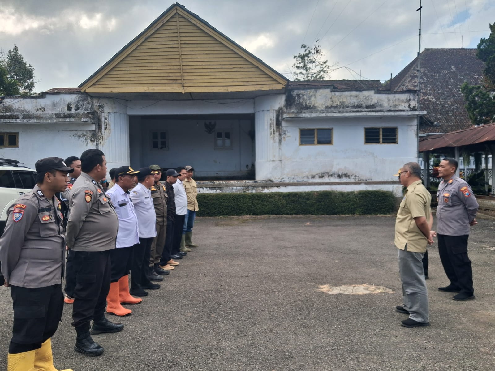 muspika-sukorambi-gelar-apel-dan-tinjau-peta-wilayah-perkebunan-durjo-20260819
