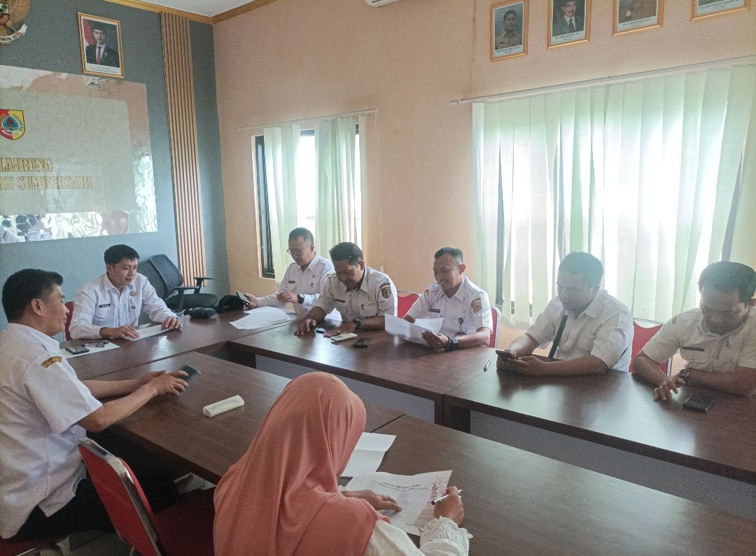 kelurahan-kebonsari-siapkan-gunungan-hasil-bumi-untuk-sukseskan-ancak-agung-20260819
