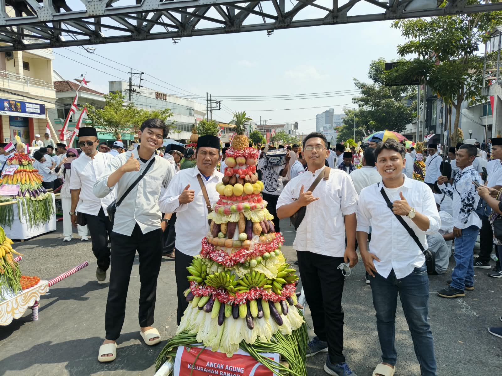 kelurahan-banjarsengon-unjuk-potensi-pertanian-pada-kirab-budaya-ancak-agung-2026-20260822