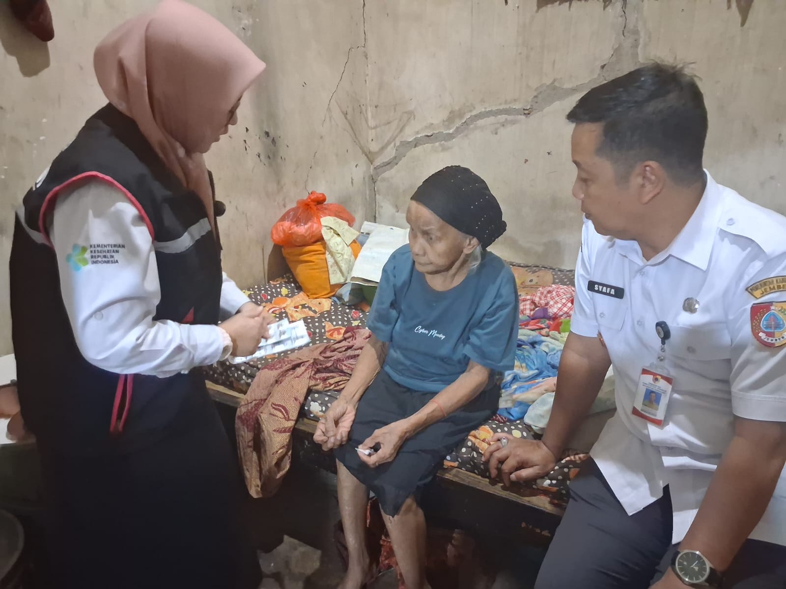 home-care-hadir-di-dusun-gendir-camat-sukorambi-pantau-layanan-bagi-lansia-20260826