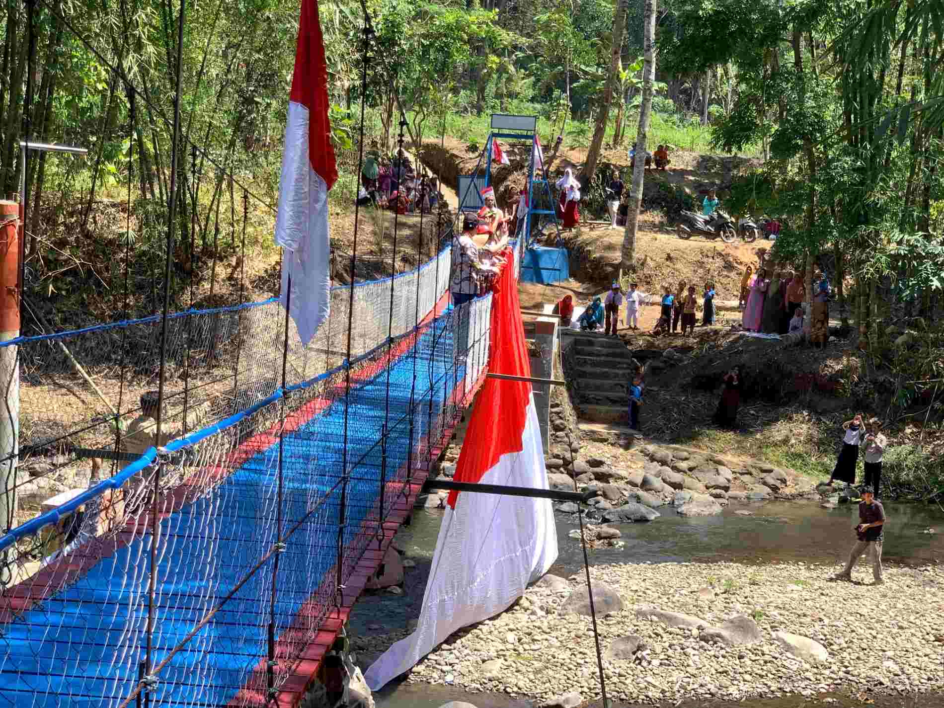 dua-jembatan-gantung-diresmikan-perkuat-akses-penghubung-antarwilayah-di-kabupaten-jember-20260829