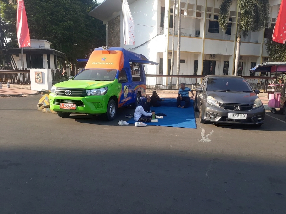 layanan-perpustakaan-di-hari-libur-hadir-di-cfd-alun-alun-jember-20260830