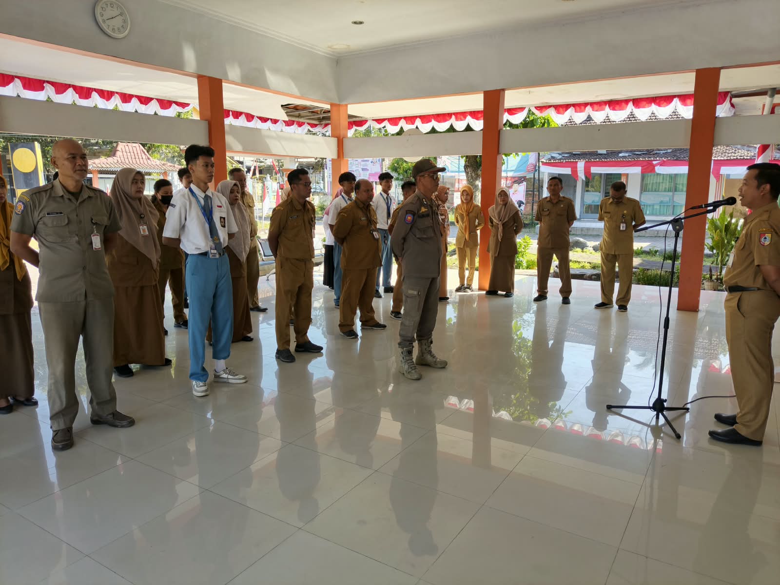 bukan-sekadar-apel-pagi-camat-baru-patrang-awali-amanah-dengan-semangat-kebersamaan-20260831