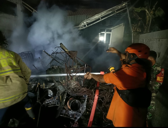 kantor-balai-tn-meru-betiri-di-jember-terbakar-sejumlah-ruangan-rusak-20260901